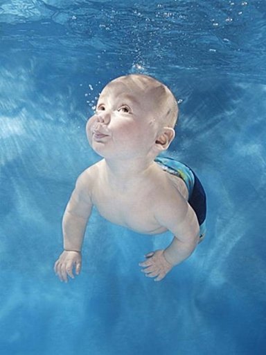 Учим малыша плавать