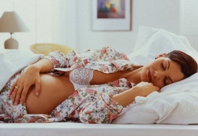 Сон на животике и беременность